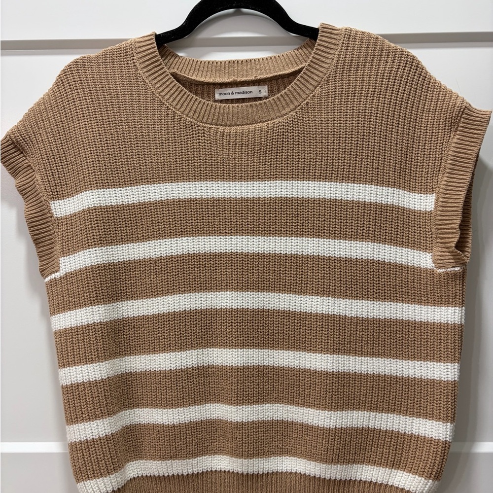 moon & madison Tan and White Striped Knit Sleeveless Top